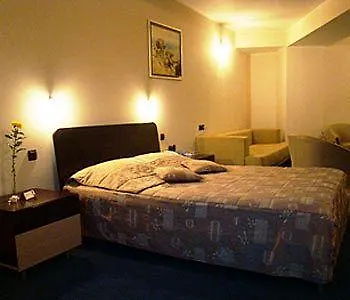 Hotel Dacia Rrt Bucharest 4*,