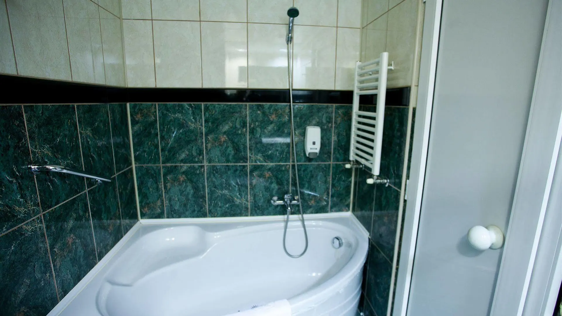 Hotel Dacia Rrt Bucharest 4*,  Romania