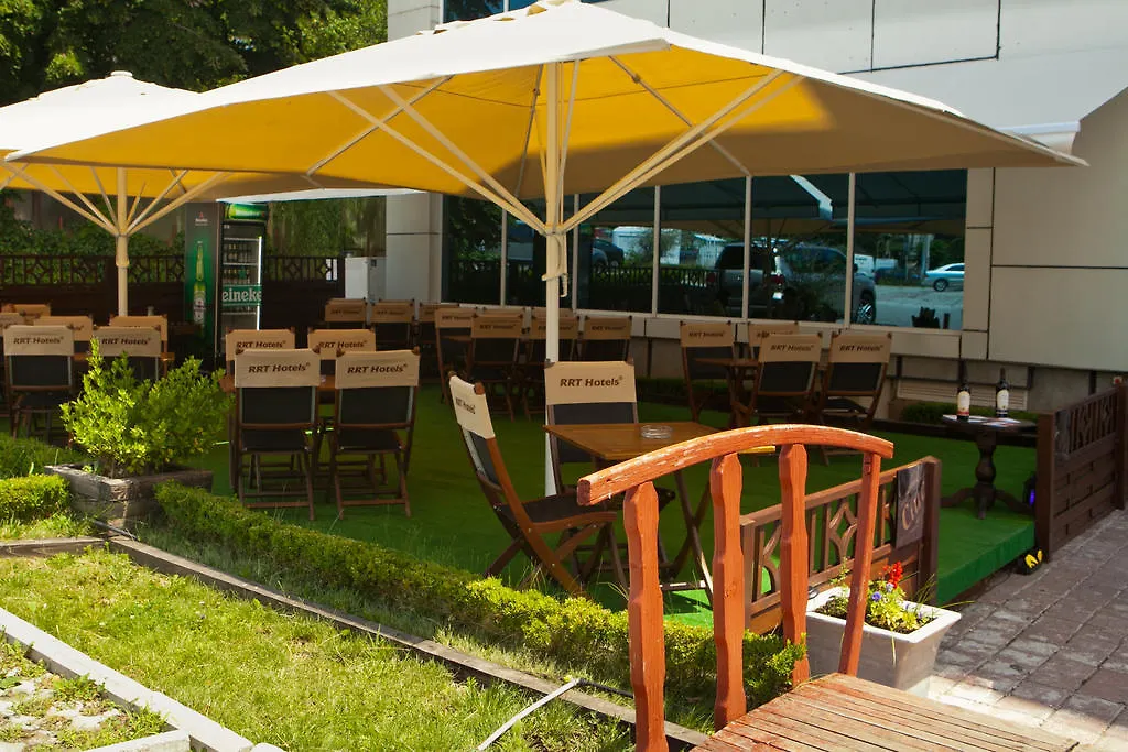 Hotel Dacia Rrt Bucharest 4*,